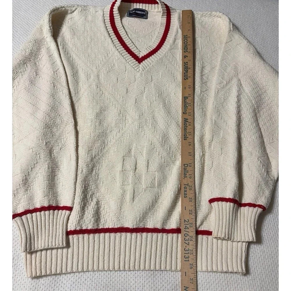 Vintage Seth Roberts USA 100% Cotton Textured V-Neck Sweater Cream Red Trim Men